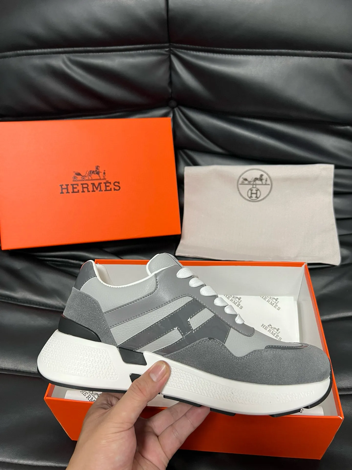 [HERMES] Hermès men's shoes 💰540💰 - High-end quality original order - Upper: 🔝 tumbled calfskin, suede calfskin, shoe body sewn with H pattern - Inner: water-dyed cowhide - Outsole: ultra-light T men's shoes 💰U foam rubber; two-color molded outsole - Super high quality control, fine workmanship: highlighted (high-end, luxury, grade) -Size : 39-44 (38, 45 can be customized)